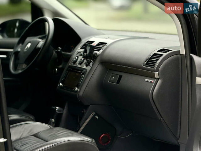 Чорний Фольксваген Туран, об'ємом двигуна 1.97 л та пробігом 279 тис. км за 8800 $, фото 42 на Automoto.ua