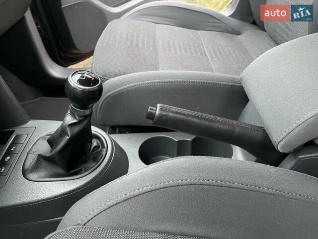 Черный Фольксваген Туран, объемом двигателя 1.4 л и пробегом 194 тыс. км за 6555 $, фото 40 на Automoto.ua