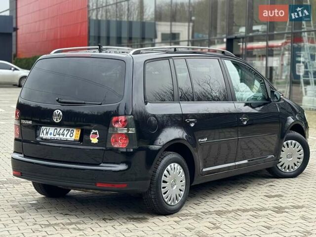 Чорний Фольксваген Туран, об'ємом двигуна 1.6 л та пробігом 147 тис. км за 8400 $, фото 4 на Automoto.ua
