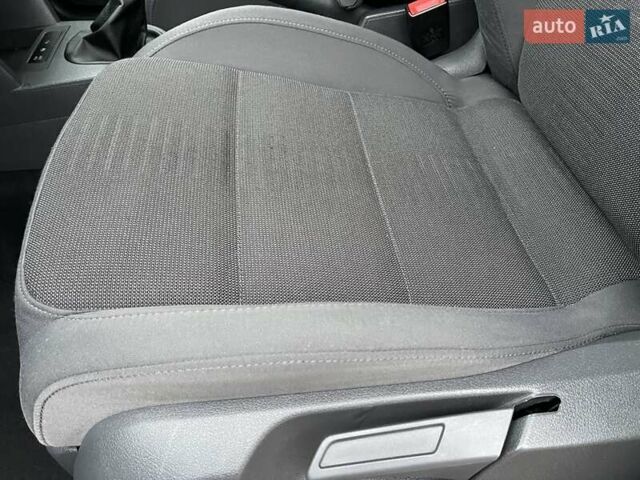 Черный Фольксваген Туран, объемом двигателя 1.4 л и пробегом 194 тыс. км за 6555 $, фото 51 на Automoto.ua