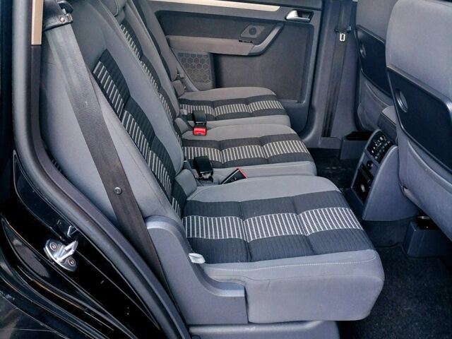 Чорний Фольксваген Туран, об'ємом двигуна 0 л та пробігом 194 тис. км за 6600 $, фото 11 на Automoto.ua