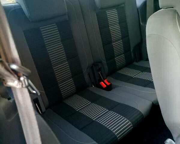 Черный Фольксваген Туран, объемом двигателя 1.4 л и пробегом 193 тыс. км за 6600 $, фото 9 на Automoto.ua