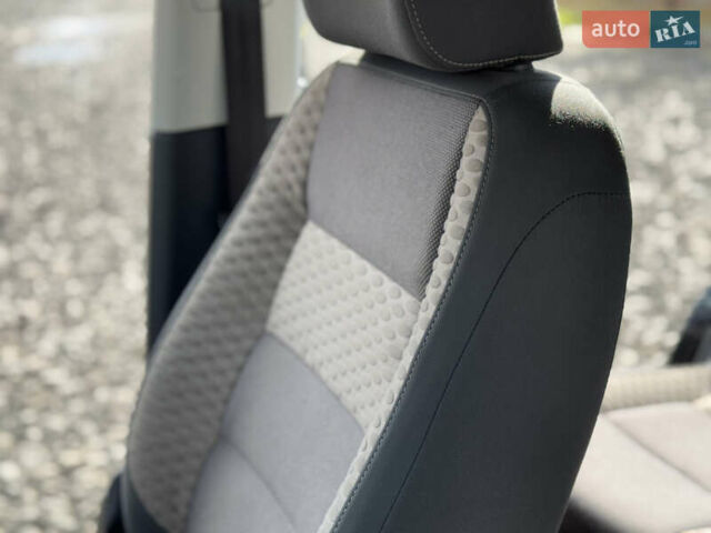 Чорний Фольксваген Туран, об'ємом двигуна 1.4 л та пробігом 220 тис. км за 8350 $, фото 23 на Automoto.ua