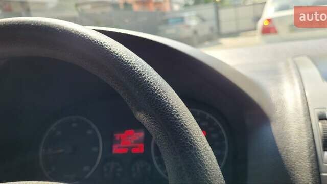 Черный Фольксваген Туран, объемом двигателя 1.97 л и пробегом 248 тыс. км за 8300 $, фото 27 на Automoto.ua