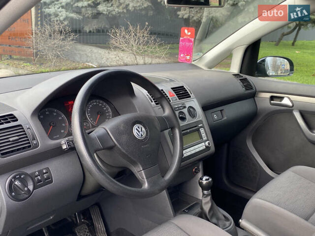 Черный Фольксваген Туран, объемом двигателя 1.4 л и пробегом 172 тыс. км за 6900 $, фото 10 на Automoto.ua