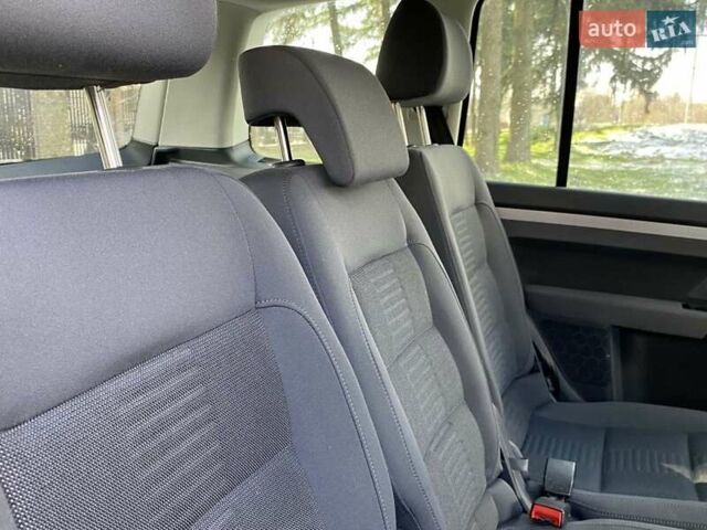 Чорний Фольксваген Туран, об'ємом двигуна 1.6 л та пробігом 189 тис. км за 7500 $, фото 6 на Automoto.ua