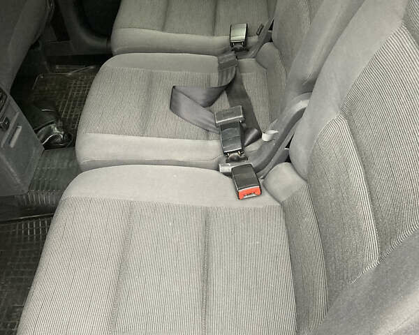 Чорний Фольксваген Туран, об'ємом двигуна 1.39 л та пробігом 195 тис. км за 7100 $, фото 3 на Automoto.ua