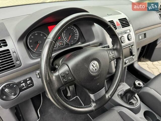 Чорний Фольксваген Туран, об'ємом двигуна 1.4 л та пробігом 190 тис. км за 6950 $, фото 24 на Automoto.ua