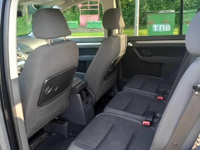 Черный Фольксваген Туран, объемом двигателя 1.9 л и пробегом 225 тыс. км за 7999 $, фото 9 на Automoto.ua