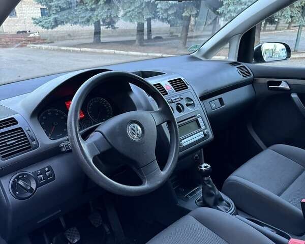 Чорний Фольксваген Туран, об'ємом двигуна 1.4 л та пробігом 172 тис. км за 6950 $, фото 7 на Automoto.ua