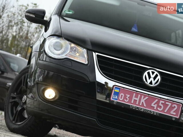 Черный Фольксваген Туран, объемом двигателя 1.6 л и пробегом 152 тыс. км за 7600 $, фото 2 на Automoto.ua