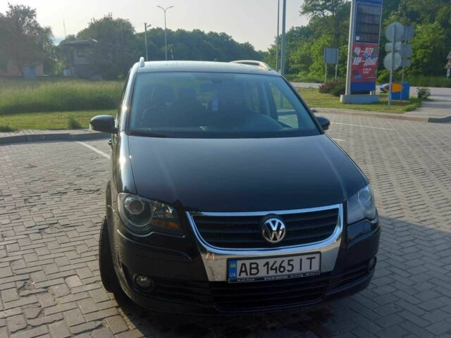 Черный Фольксваген Туран, объемом двигателя 1.9 л и пробегом 225 тыс. км за 7999 $, фото 12 на Automoto.ua