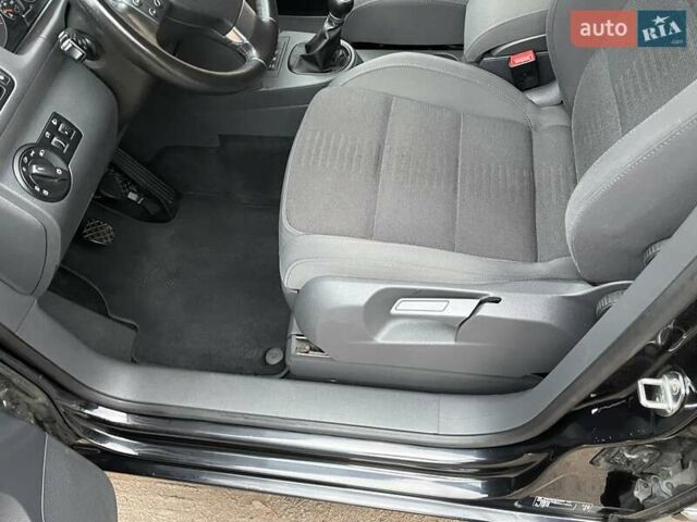 Черный Фольксваген Туран, объемом двигателя 1.4 л и пробегом 194 тыс. км за 6555 $, фото 69 на Automoto.ua