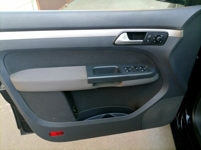 Чорний Фольксваген Туран, об'ємом двигуна 0 л та пробігом 194 тис. км за 6600 $, фото 13 на Automoto.ua