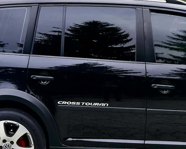 Чорний Фольксваген Туран, об'ємом двигуна 1.97 л та пробігом 279 тис. км за 8800 $, фото 65 на Automoto.ua