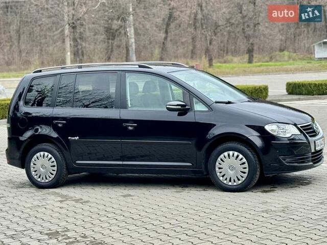 Чорний Фольксваген Туран, об'ємом двигуна 1.6 л та пробігом 147 тис. км за 8400 $, фото 13 на Automoto.ua