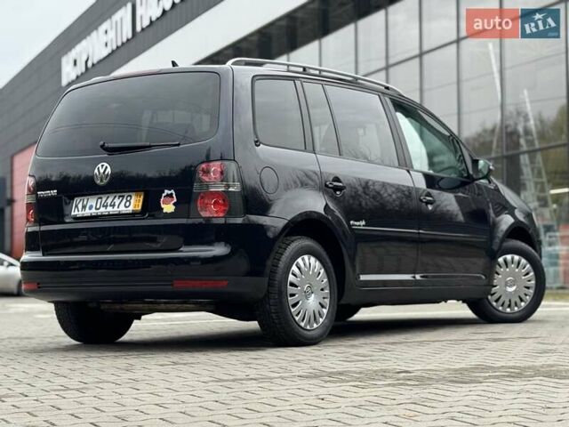Чорний Фольксваген Туран, об'ємом двигуна 1.6 л та пробігом 147 тис. км за 8400 $, фото 5 на Automoto.ua