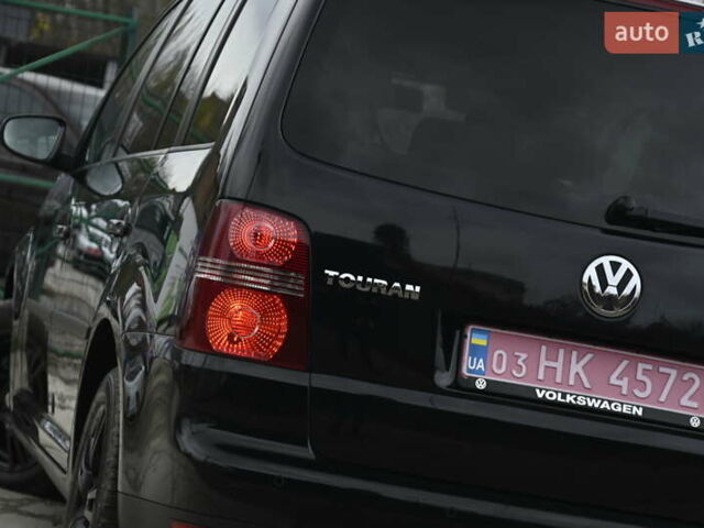 Черный Фольксваген Туран, объемом двигателя 1.6 л и пробегом 152 тыс. км за 7600 $, фото 8 на Automoto.ua