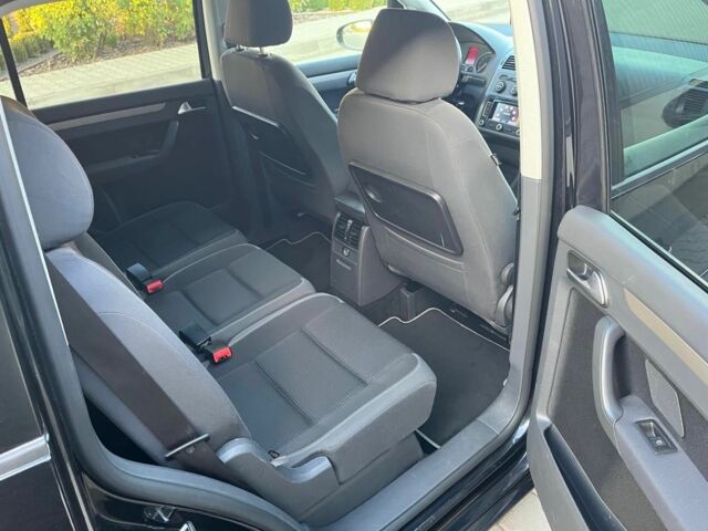 Черный Фольксваген Туран, объемом двигателя 1.6 л и пробегом 240 тыс. км за 8100 $, фото 19 на Automoto.ua