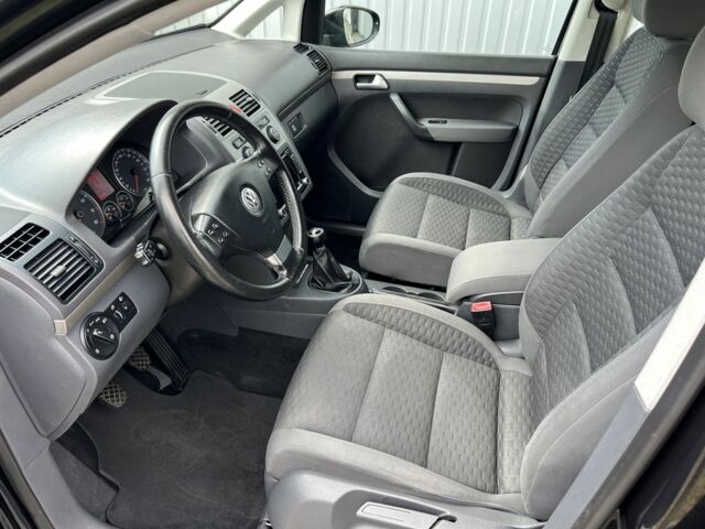 Черный Фольксваген Туран, объемом двигателя 1.4 л и пробегом 203 тыс. км за 6550 $, фото 11 на Automoto.ua