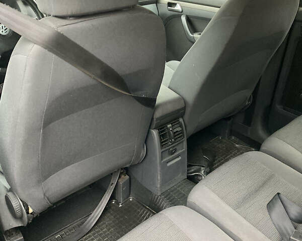 Чорний Фольксваген Туран, об'ємом двигуна 1.39 л та пробігом 195 тис. км за 7100 $, фото 4 на Automoto.ua