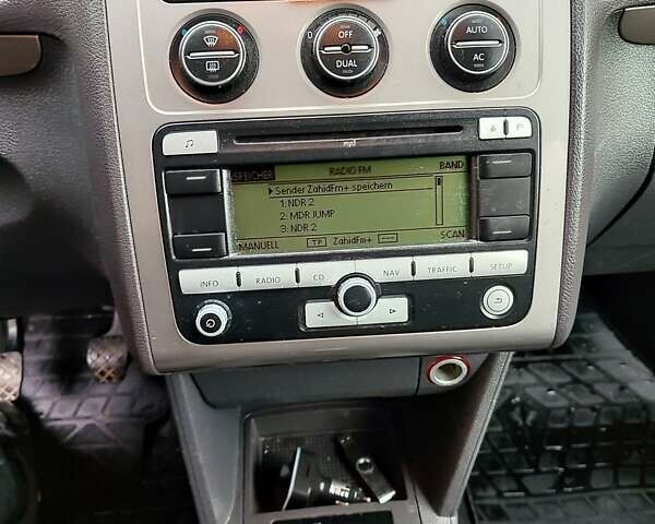 Чорний Фольксваген Туран, об'ємом двигуна 1.4 л та пробігом 260 тис. км за 6200 $, фото 10 на Automoto.ua