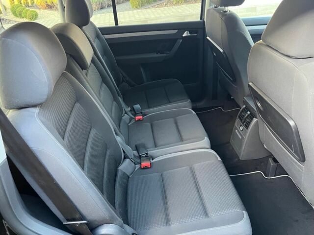 Черный Фольксваген Туран, объемом двигателя 1.6 л и пробегом 240 тыс. км за 8100 $, фото 20 на Automoto.ua