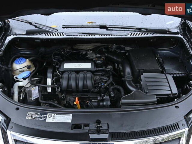 Черный Фольксваген Туран, объемом двигателя 1.6 л и пробегом 152 тыс. км за 7600 $, фото 32 на Automoto.ua