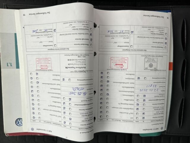 Черный Фольксваген Туран, объемом двигателя 1.4 л и пробегом 203 тыс. км за 6550 $, фото 20 на Automoto.ua