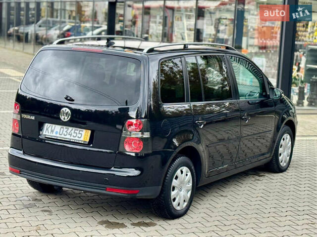 Черный Фольксваген Туран, объемом двигателя 1.4 л и пробегом 190 тыс. км за 7200 $, фото 17 на Automoto.ua
