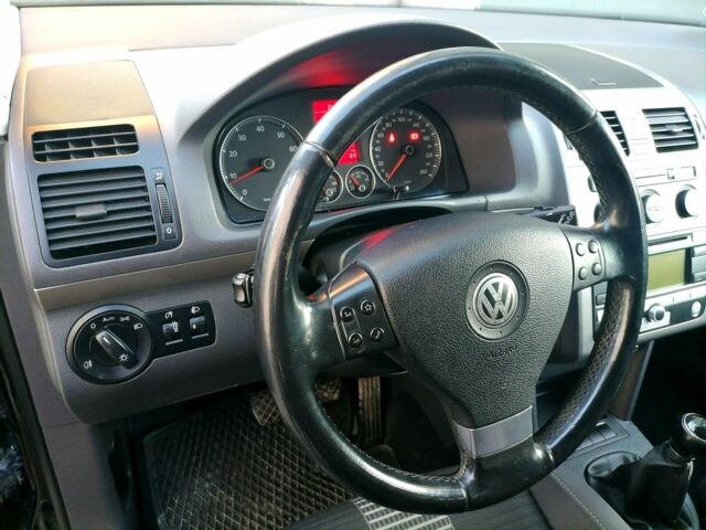 Чорний Фольксваген Туран, об'ємом двигуна 0 л та пробігом 194 тис. км за 6600 $, фото 6 на Automoto.ua