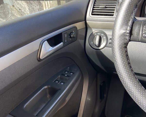 Чорний Фольксваген Туран, об'ємом двигуна 1.4 л та пробігом 270 тис. км за 6800 $, фото 26 на Automoto.ua