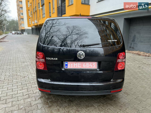 Черный Фольксваген Туран, объемом двигателя 1.6 л и пробегом 180 тыс. км за 8200 $, фото 17 на Automoto.ua