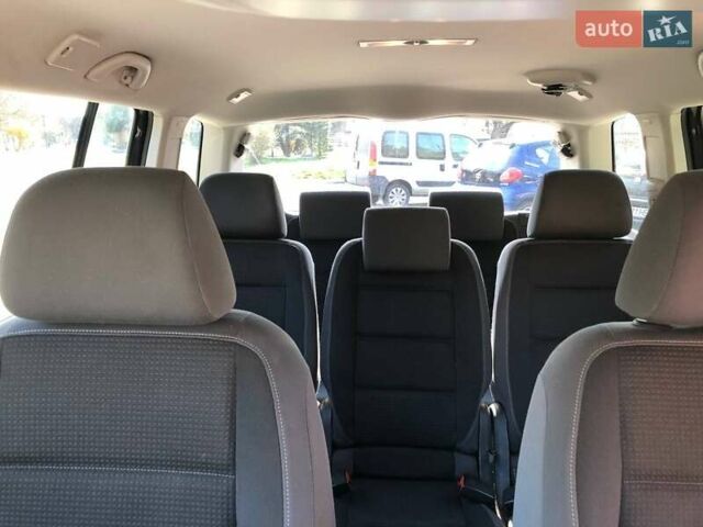 Черный Фольксваген Туран, объемом двигателя 1.9 л и пробегом 294 тыс. км за 7400 $, фото 8 на Automoto.ua