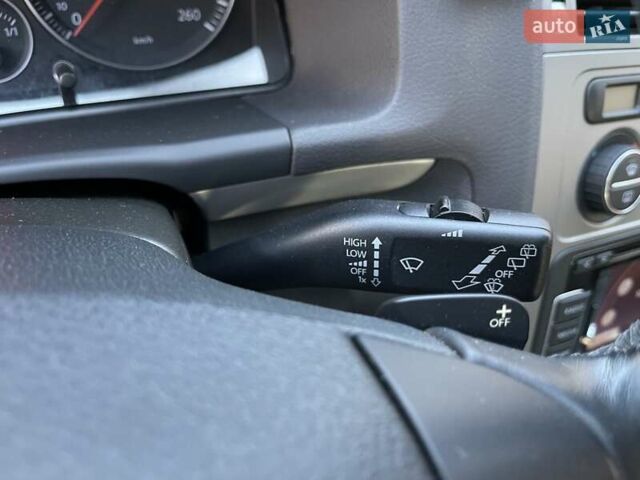 Черный Фольксваген Туран, объемом двигателя 1.4 л и пробегом 238 тыс. км за 7888 $, фото 44 на Automoto.ua