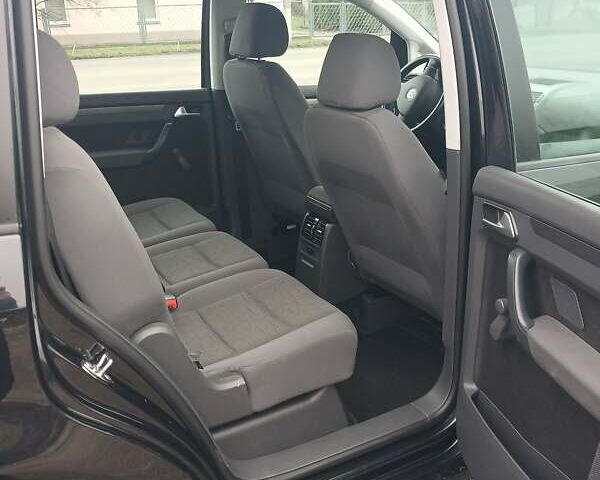 Черный Фольксваген Туран, объемом двигателя 1.6 л и пробегом 249 тыс. км за 7999 $, фото 33 на Automoto.ua