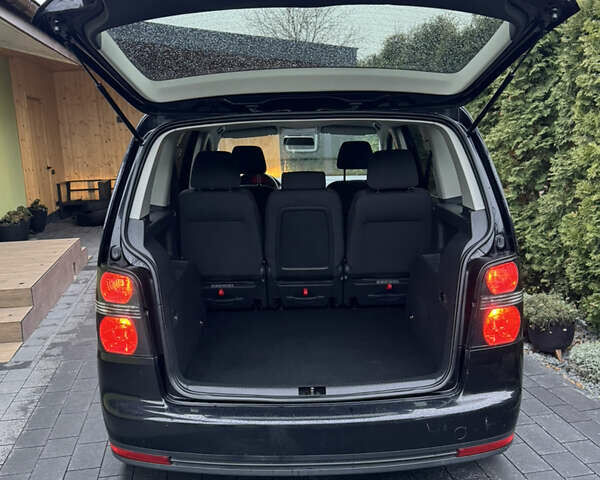 Черный Фольксваген Туран, объемом двигателя 1.6 л и пробегом 191 тыс. км за 7900 $, фото 24 на Automoto.ua