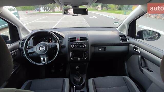 Чорний Фольксваген Туран, об'ємом двигуна 1.6 л та пробігом 258 тис. км за 10700 $, фото 15 на Automoto.ua