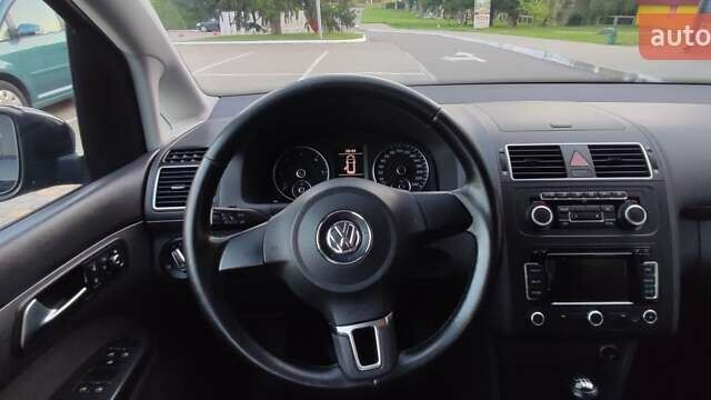Чорний Фольксваген Туран, об'ємом двигуна 1.6 л та пробігом 258 тис. км за 10700 $, фото 14 на Automoto.ua