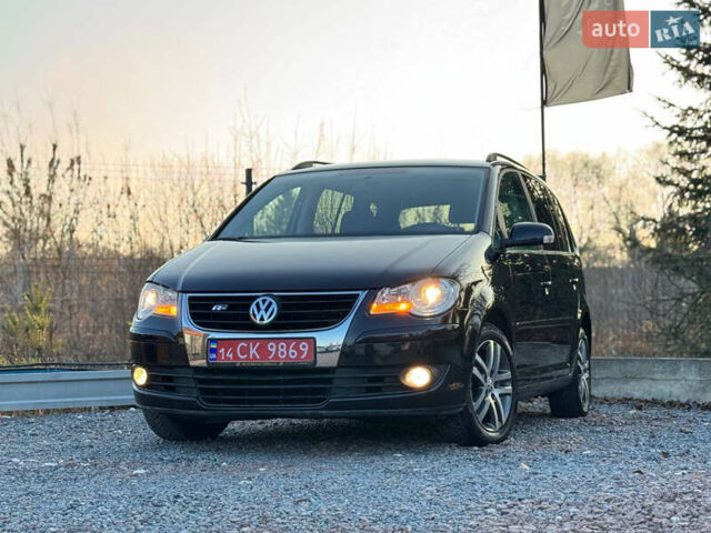 Черный Фольксваген Туран, объемом двигателя 1.6 л и пробегом 215 тыс. км за 7890 $, фото 2 на Automoto.ua