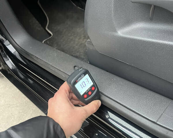 Черный Фольксваген Туран, объемом двигателя 1.4 л и пробегом 213 тыс. км за 8100 $, фото 78 на Automoto.ua