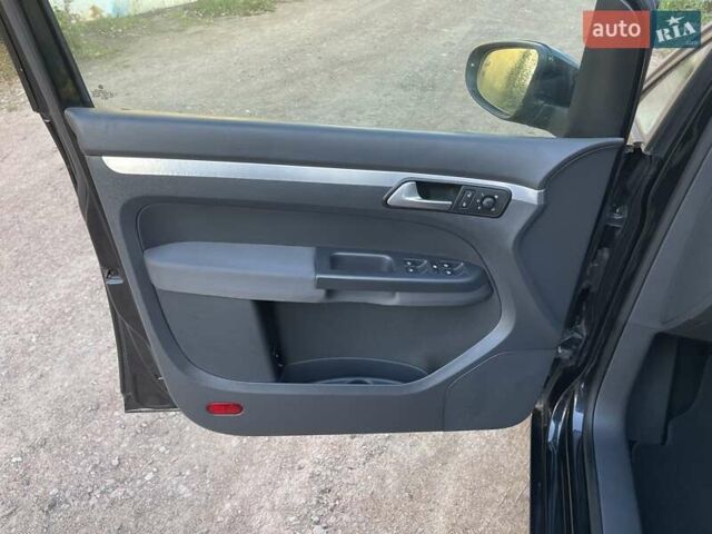 Черный Фольксваген Туран, объемом двигателя 1.4 л и пробегом 238 тыс. км за 7888 $, фото 41 на Automoto.ua