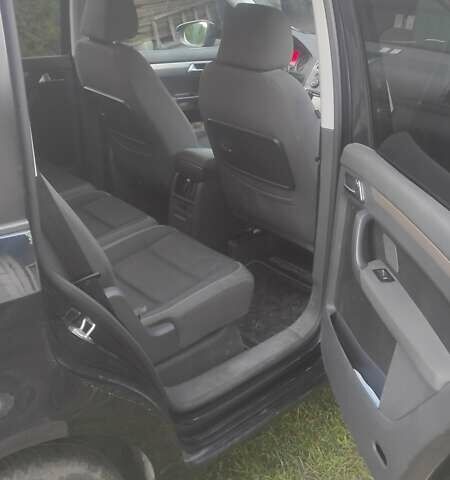 Черный Фольксваген Туран, объемом двигателя 1.39 л и пробегом 207 тыс. км за 7788 $, фото 10 на Automoto.ua