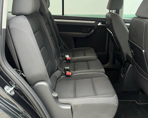 Черный Фольксваген Туран, объемом двигателя 1.4 л и пробегом 213 тыс. км за 8100 $, фото 40 на Automoto.ua