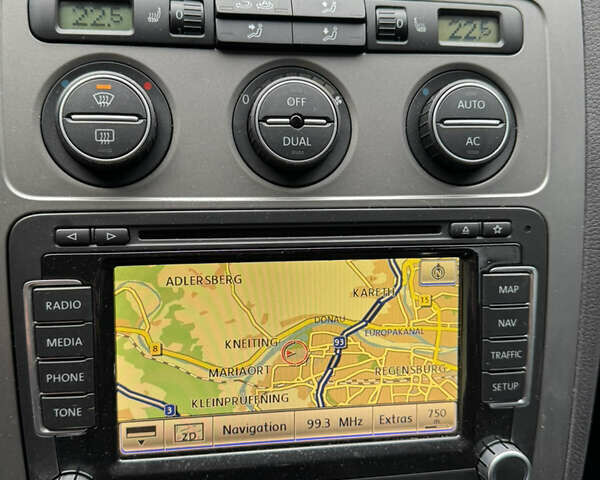 Черный Фольксваген Туран, объемом двигателя 1.4 л и пробегом 199 тыс. км за 7999 $, фото 21 на Automoto.ua