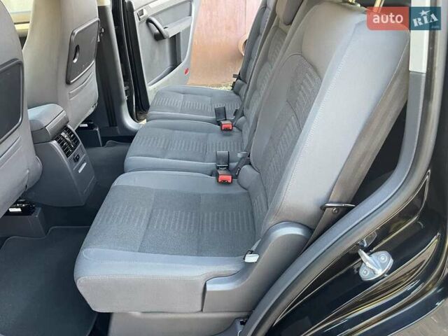 Черный Фольксваген Туран, объемом двигателя 1.4 л и пробегом 238 тыс. км за 7888 $, фото 137 на Automoto.ua