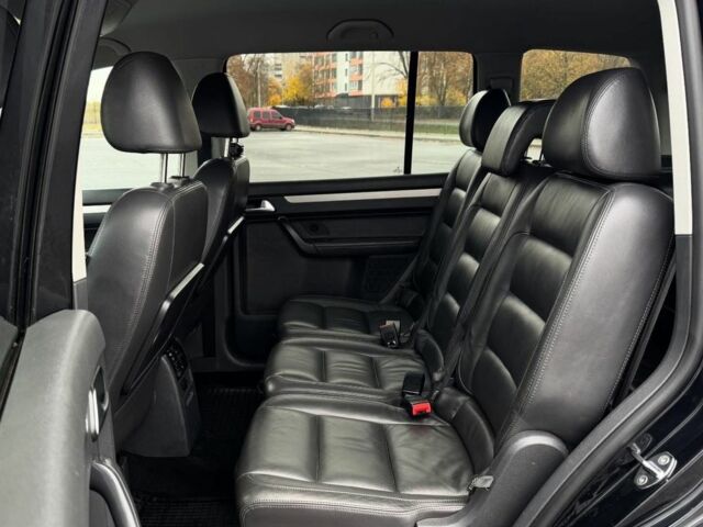 Черный Фольксваген Туран, объемом двигателя 2 л и пробегом 260 тыс. км за 9950 $, фото 9 на Automoto.ua