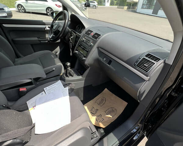 Чорний Фольксваген Туран, об'ємом двигуна 1.6 л та пробігом 256 тис. км за 10900 $, фото 19 на Automoto.ua