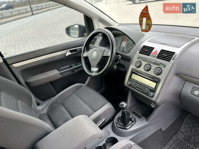 Чорний Фольксваген Туран, об'ємом двигуна 1.97 л та пробігом 336 тис. км за 8200 $, фото 35 на Automoto.ua