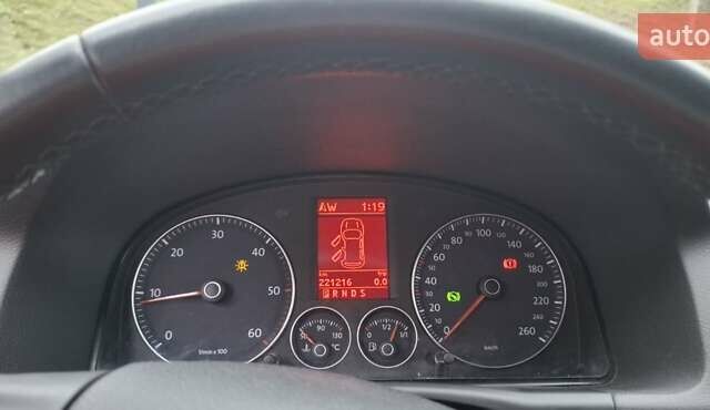 Чорний Фольксваген Туран, об'ємом двигуна 1.98 л та пробігом 245 тис. км за 10500 $, фото 13 на Automoto.ua